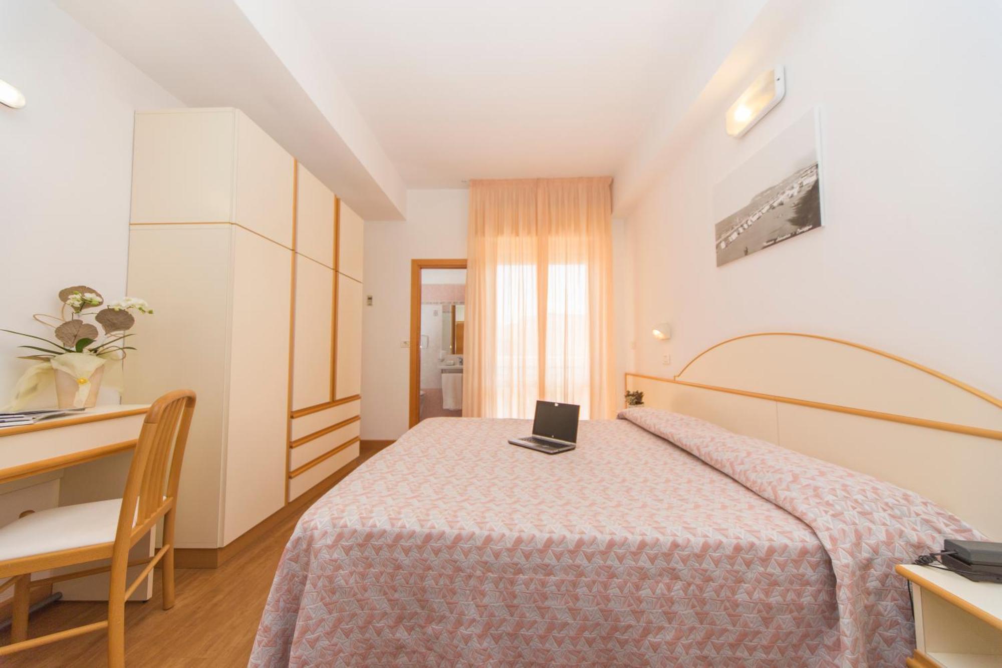 Hotel Silvia Misano Adriatico Bilik gambar