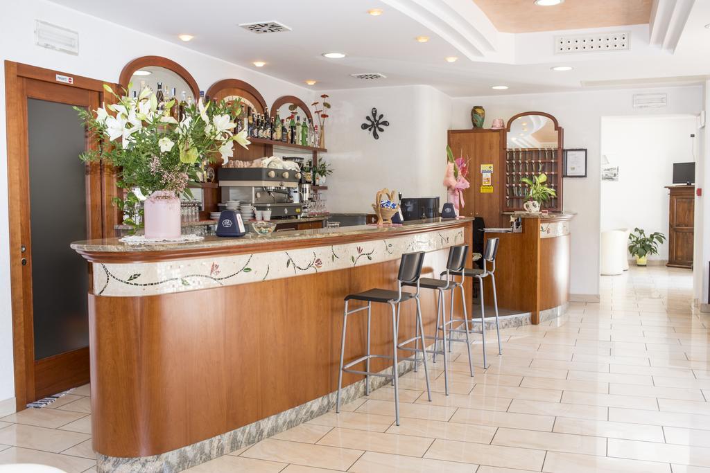 Hotel Silvia Misano Adriatico Luaran gambar